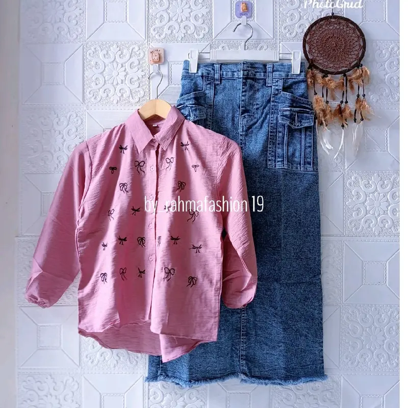 Setelan Kemeja Pita Kancing Fuul Dan Bawahan Rok Jeans Variasi Saku Depan Usia 8_11 Tahun 6