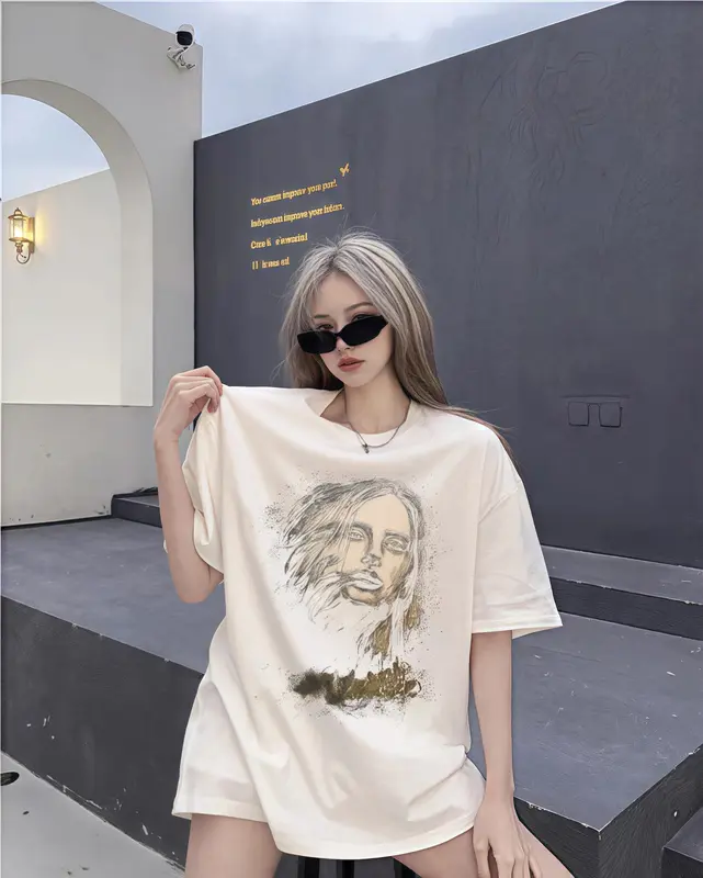 J&W 2025 T-Shirt katun untuk musim panas | Vintage/Cetakan Potret | Kemeja Oval Lengan Pendek | Gaya Gelap High Street | Atasan Longgar | Kemeja Fashion Anak Perempuan | Kaos Bergaya Korea | baju lebar | baju lucu / Panjang Fit Santai Lembut Nyaman 1