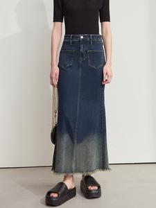 グラデーションカラーのデニムスカート、カジュアルスタイル、カラーブロックデザイン、普段使いに最適、トレンディで快適、オールシーズン対応