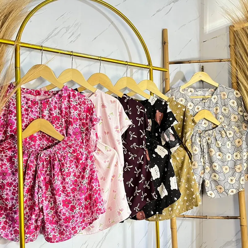 ONE SET PIYAMA PENDEK BAHAN RAYON COCOK UNTUK MUSIM PANAS