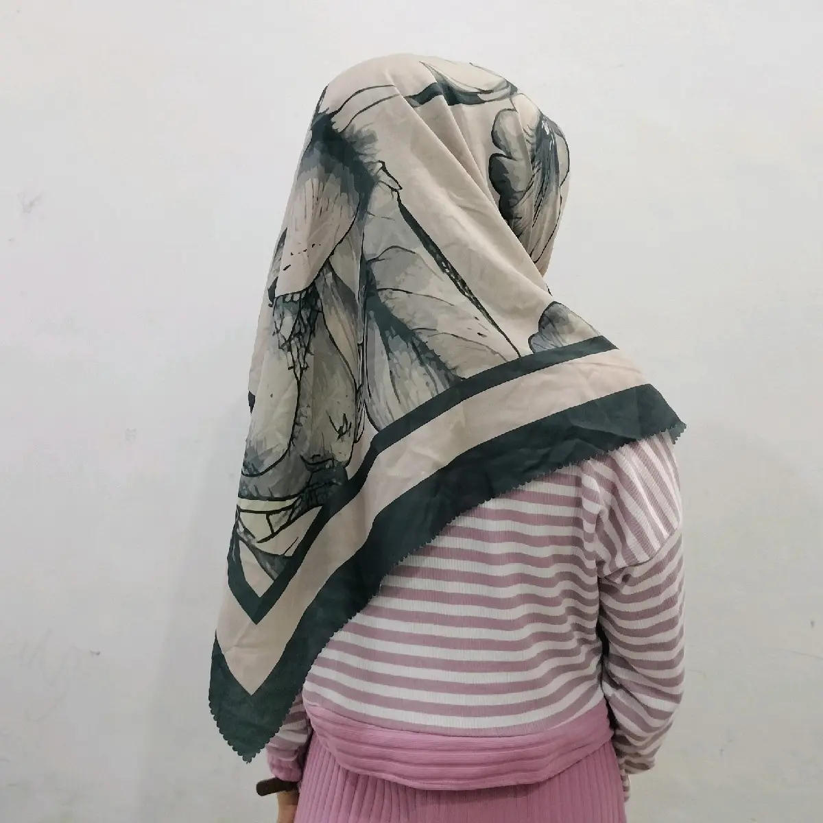 HIJAB PREMIUM VOAL BAHAN ADEM DAN LEMBUT/KERUDUNG MOTIF SPECIAL
