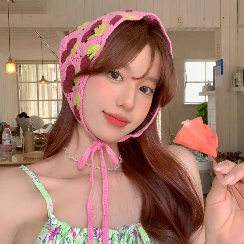 Product Introduction of Fashion Sweet hand -woven flower -shaped women's headscarf 1