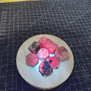 Natural Ruby Corundum Rough / Raw (uv reactive) (2)