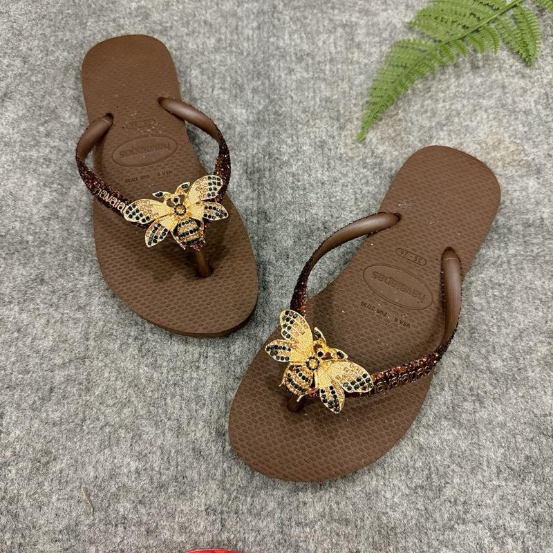  Havaianas - Dép Nữ Kim Tuyến Sợi Quai Mix Charm Ong Vàng Cao Su Êm Chân Lâm Trân. 