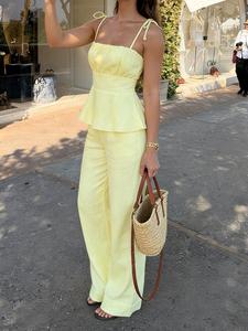 Conjunto de dos piezas: top cami sencillo y casual con volantes en color sólido, pantalones de pierna ancha, cintura alta, sin mangas, ajuste entallado, tipo H.
