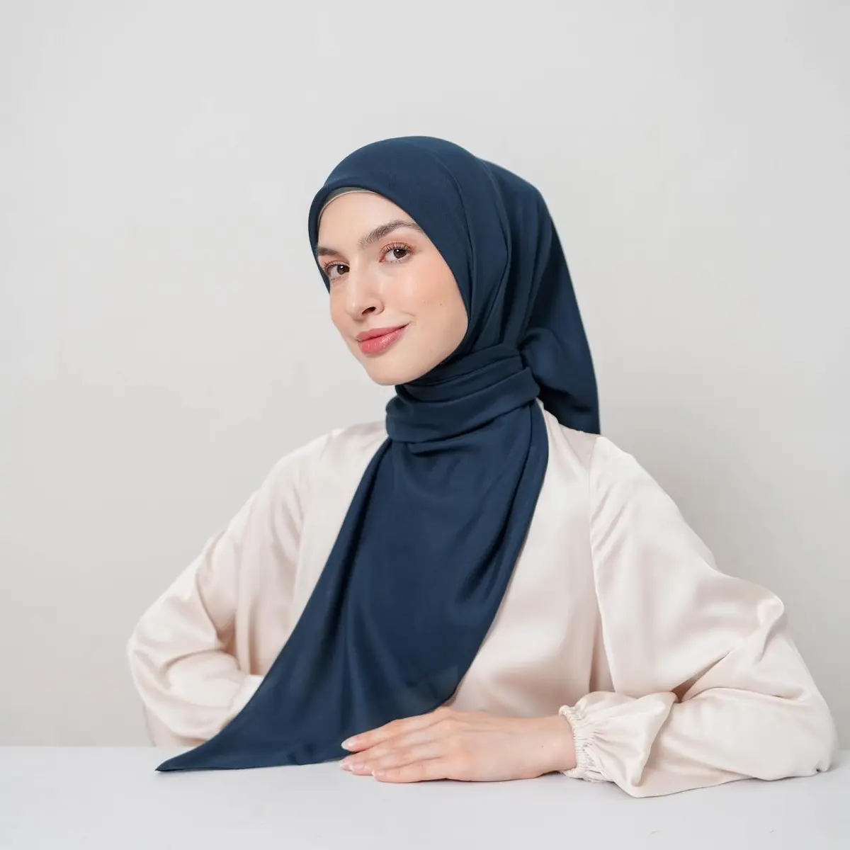 Voal Plain Heaven Lights [Hijab Segi Empat  Polos]