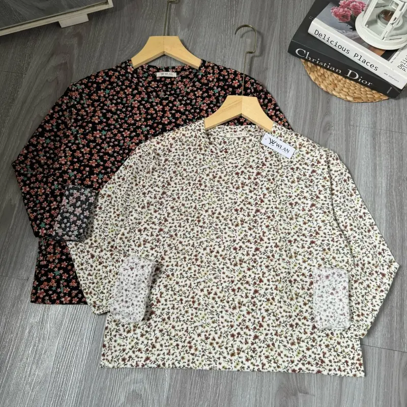 kaos lengan panjang motif wanita 1