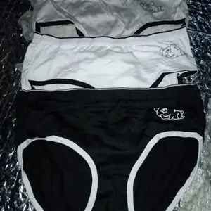 Beautiful Girl Paket 3pcs Fashion CELANA Wanita One Piece Mulus Celana Briefs Elastis Seamless Mid Waist Wanita Hitam Putih