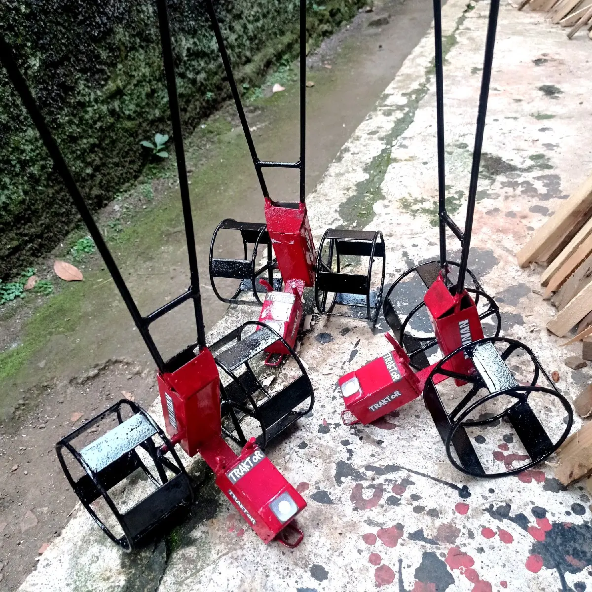 MAINAN TRAKTOR ANAK MINIATOR TRAKTOR BAJAK SAWAH / MAINAN TRAKTOR