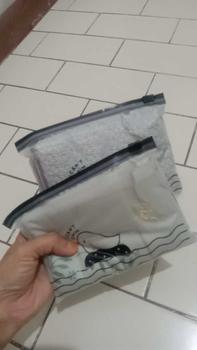 Product Review of (POUCH) PROMO ISI 2 HIJAB SEGIEMPAT MOTIF AZARA VOAL PREMIUM STANDAR PREMIUM LASERCUT LOGO PRINT/ LOGO METAL from J**a 2