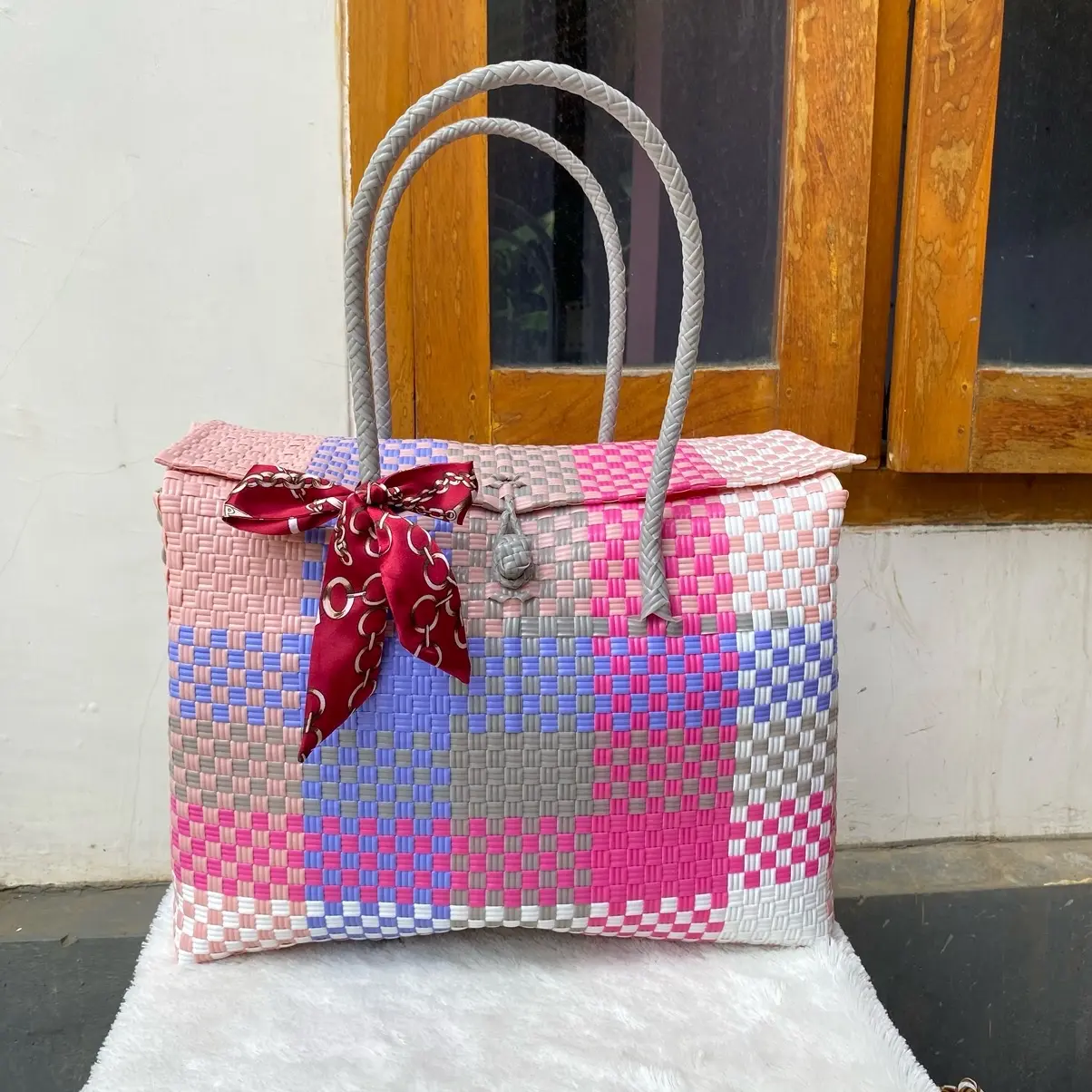 Tas Anyaman Wanita YA Buwuh Tutup 15 kg dengan Pegangan dan Pilihan Warna yang Banyak - Tote Totebag Hitam