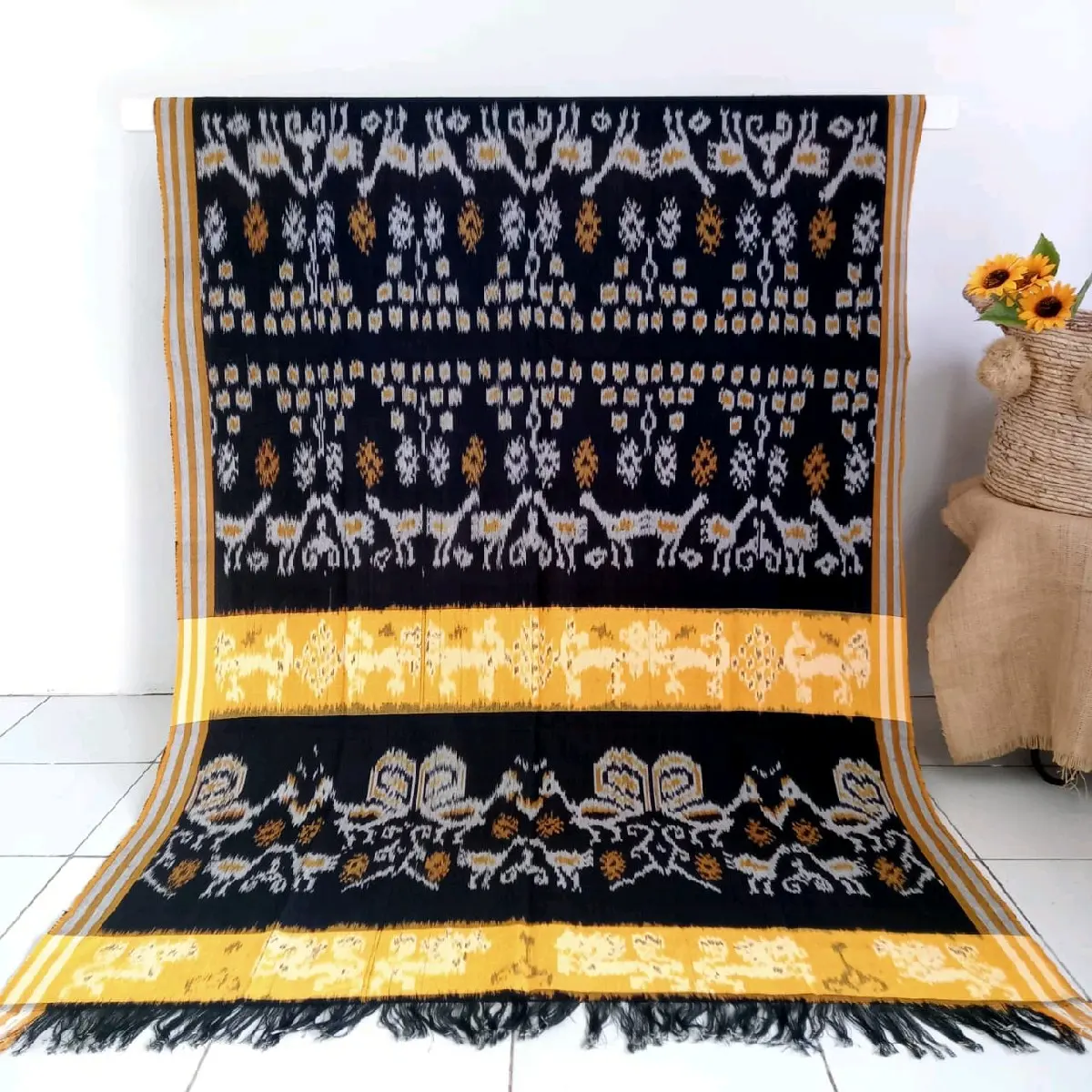 Kain Tenun Blangket Etnik Motif Ayam SUMBA EDITION KUNING