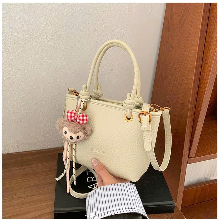  Túi Xách Mini Da Mềm Kèm Móc Gấu Bông Siêu Cưng – 5 Màu Hot Trend 