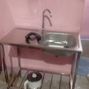 Set wastafel stainless steel berdiri bebas, berukuran 75x40x75 cm. Tahan lama dan anti karat. Termasuk rak dan keran. [Gulir ke bawah untuk menonton video perakitan]