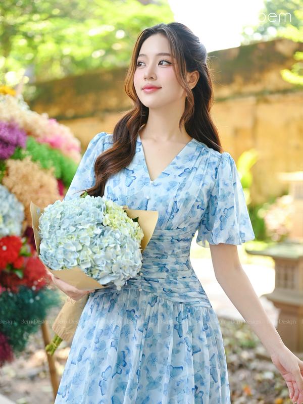 Đầm Hoa Nhí Xanh Dáng Dài Tiểu Thư Cổ V Xếp Ly Eo Bem Design (DR631) Nữ Women Dress