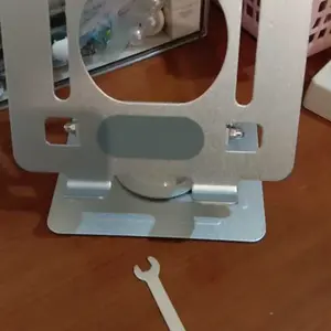 Holder Tablet & Handphone Aluminium Metal, Putar 360° – Stand Holder HP dan Tablet, Bracket Kasir Tablet, Desain Lipat, Tempat Dudukan HP Android & iPhone Penyangga Meja Besi