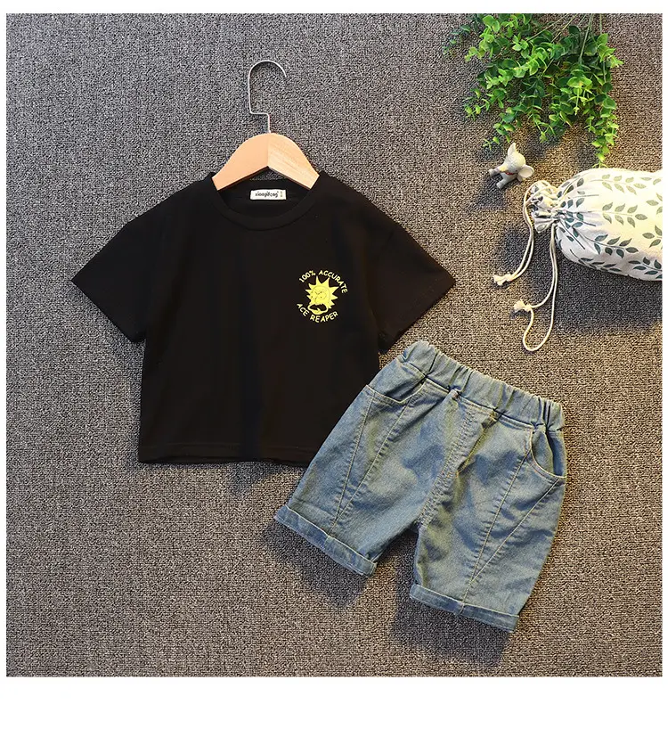 Hot sale 0-5 year old baby children's suit new letter graffiti T-shirt + shorts two-piece suit