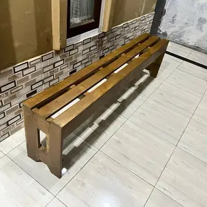 Bangku kayu santai panjang kokoh
