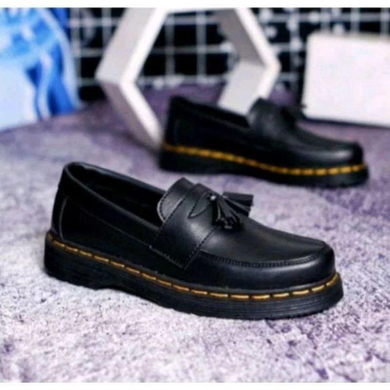MYangel.id sepatu slipOn kasual pria wanita bintang kombinasi warna full hitam motif paku bintang  unisex stars shoes flat Musim panas dokmart docmart Musim panas Kerja Sneakers 6