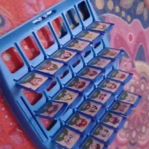 Mainan Board Game Who Is it/Siapa itu/Tebak Orang SS1556