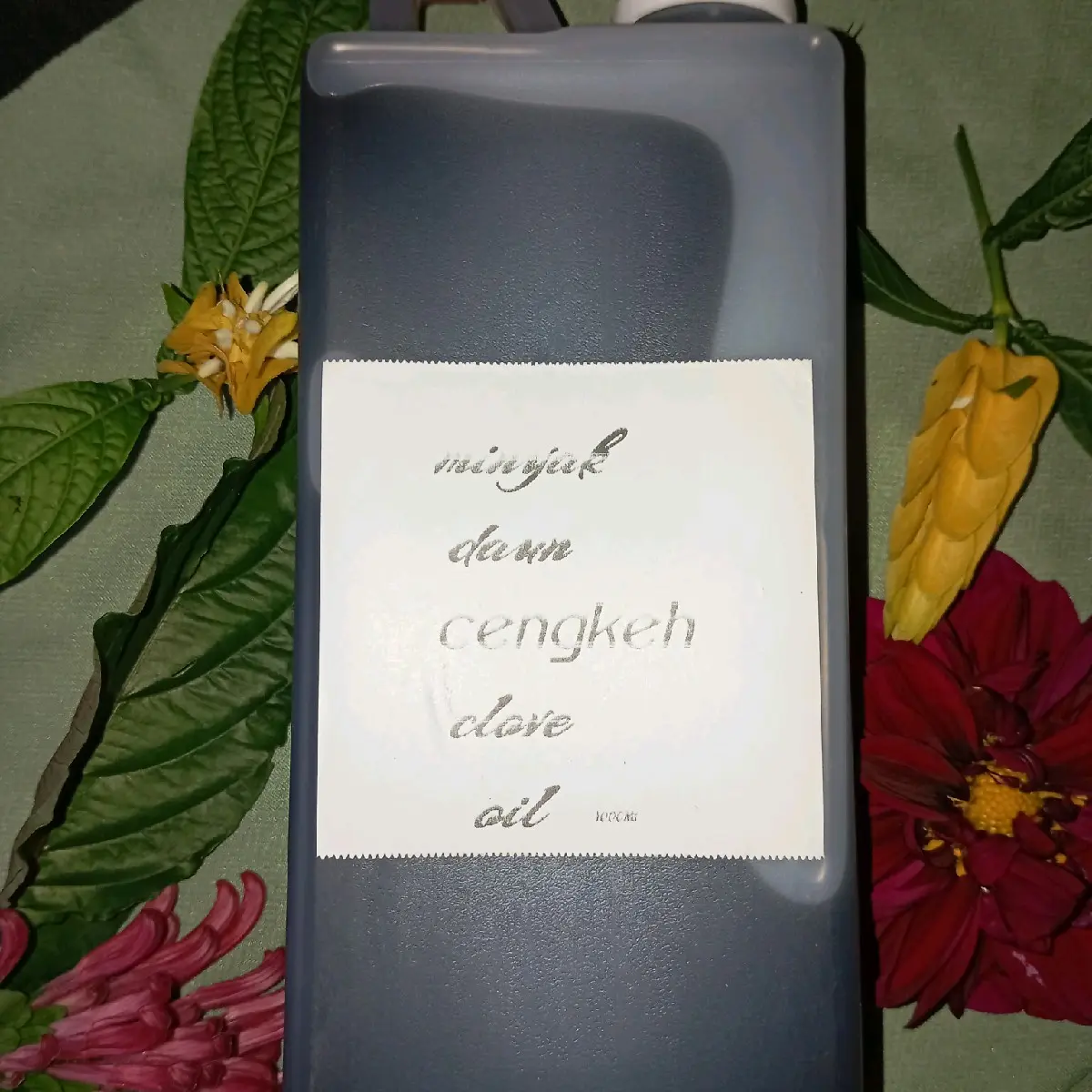 Minyak cengkeh murni/Clove oil
