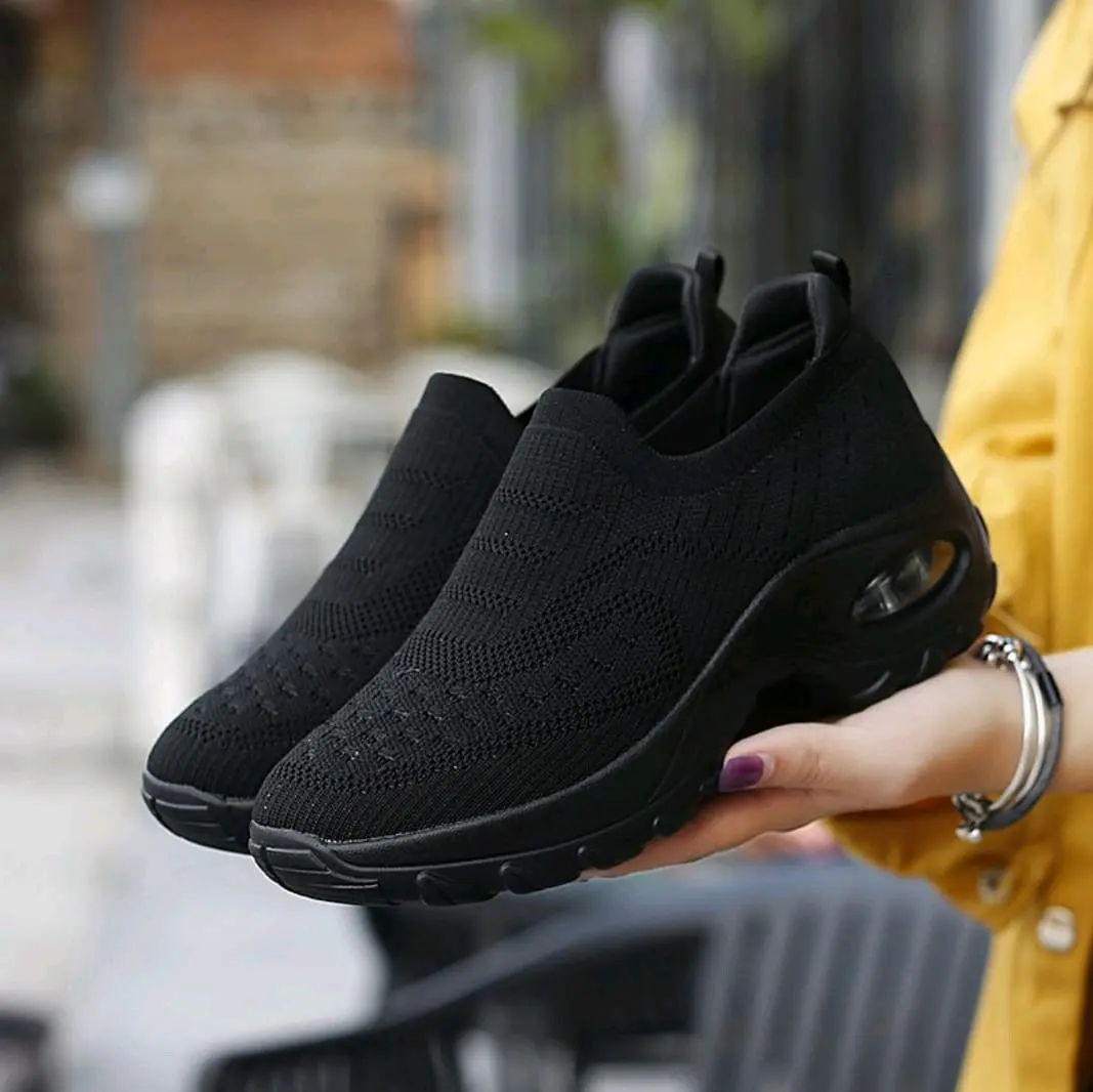 Sepatu Olahraga Sneakers Wanita Hitam Import Full Black Tanpa Tali Terbaru - Casual Shoes
