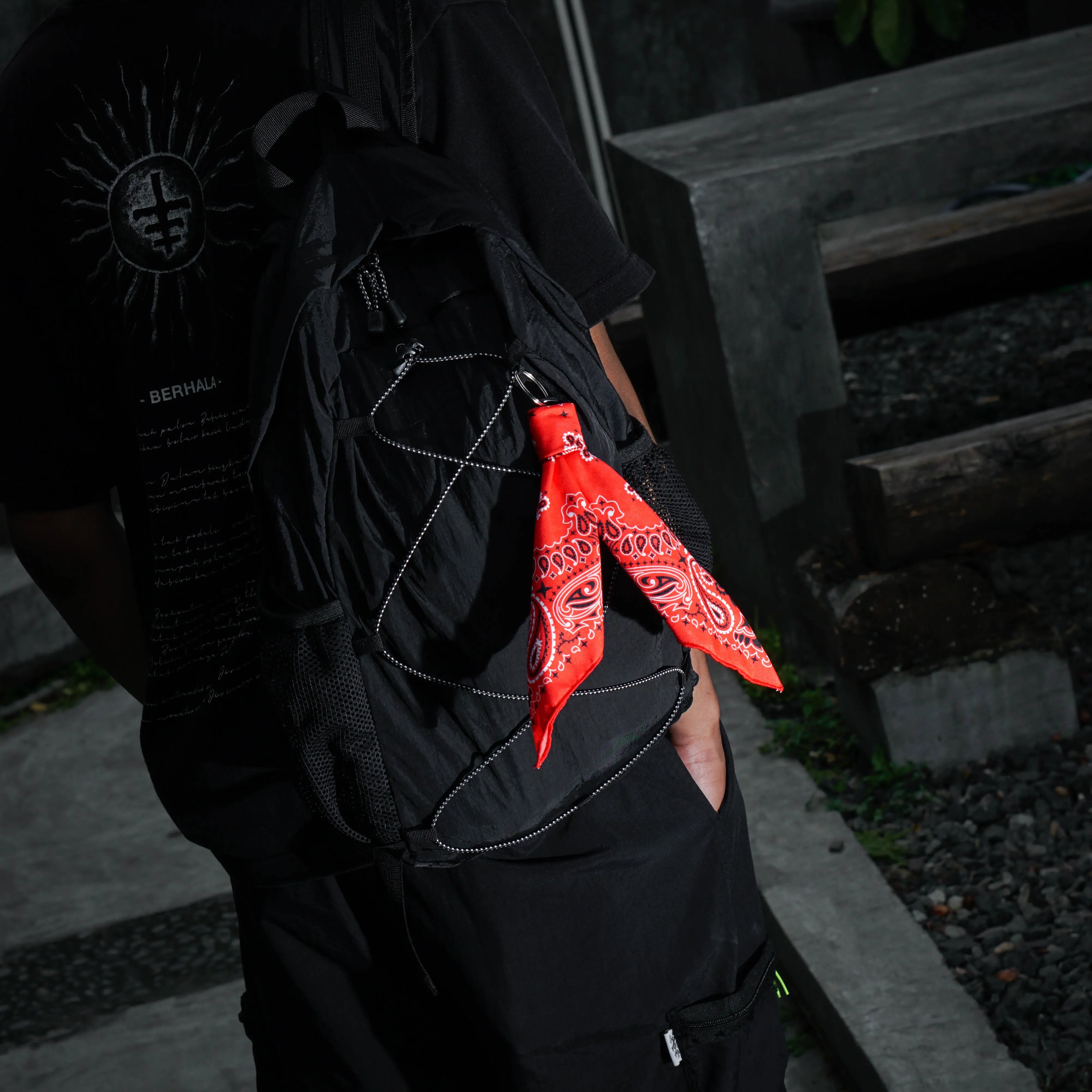 Gantungan Tas Charm Bag Keychain Bandana 35cm x 35cm Warna Merah