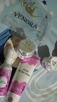 Product Review of PAKET SKINCARE SEMUA JENIS KULIT from u**1 0