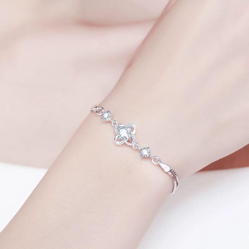 Lắc tay cỏ bốn lá thiết kế đính đá tiểu thư dịu dàng nhẹ nhàng trẻ chung dành cho nữ