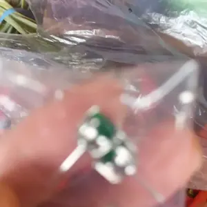 AGIAO Anting Pejantan Zamrud Retro Anting Temperamen Mode Mewah Sederhana