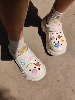 Product Review of DIY aksesoris sandal/aksesoris sandal karakter, stiker karakter, desain hiasan fashion, beli aksesoris dan dapatkan sepatu gratis from t**_ 2