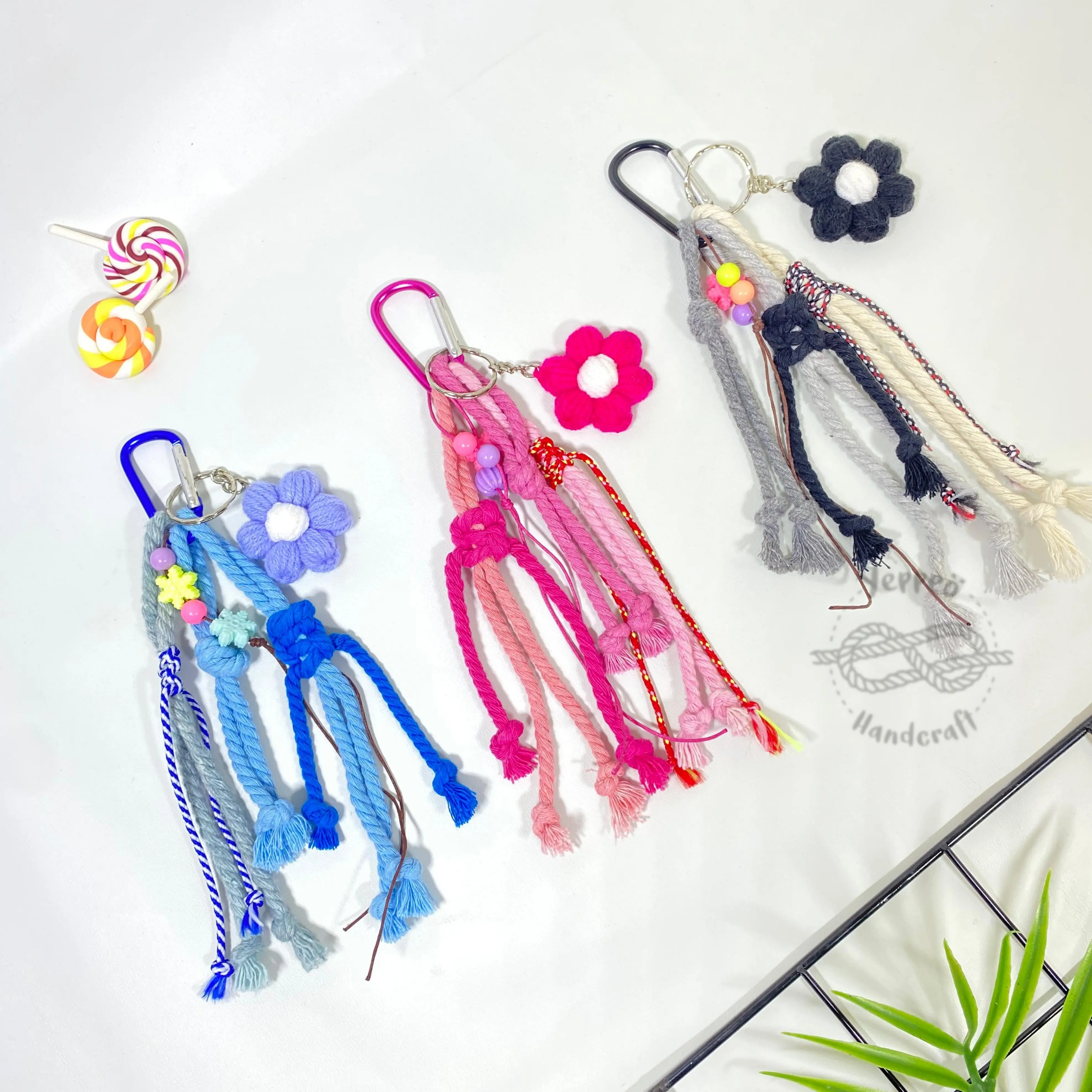 BAG CHARM FLOWER MINI Macrame Keychain Carabiner Tali Tas Aksesoris