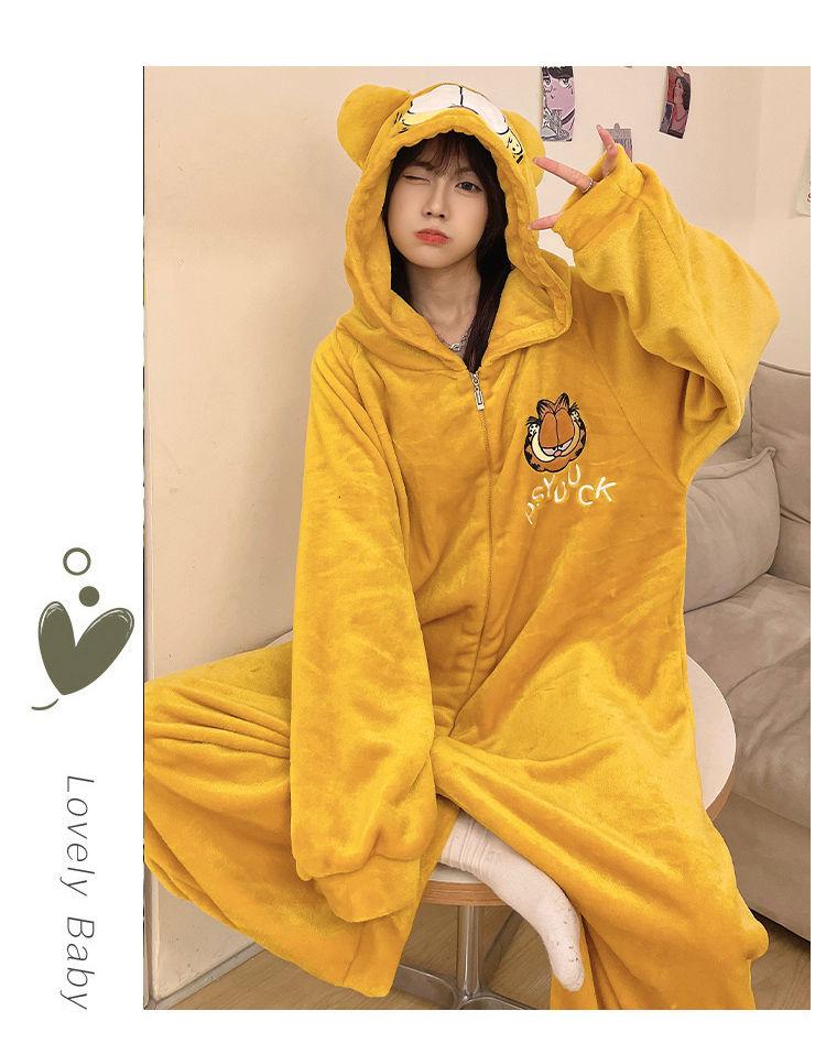 Product Introduction of Strawberry Bear One-Piece Coral Velvet Pajamas Female Stylish Simple and Versatile Flannel Cute Cartoon Student Can Be Outerwear Homewear 14