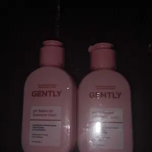 GENTLY pH Balanced Feminine Wash 100ml & 60ml - Pembersih Kewanitaan Kurangi Gatal, Bau, Keputihan - Natural & Lembut untuk kulit Sensitive - Dermatologically & Hypoallergenic