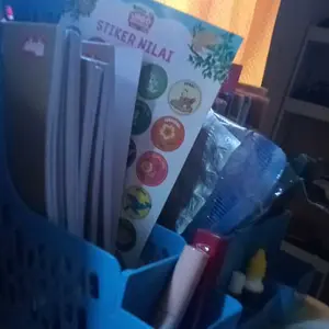 [Ready] Aimilo Rak Buku Desktop Organizer Plastik Tebal 325×304×263mm 4 Kompartemen dengan Kotak Pena