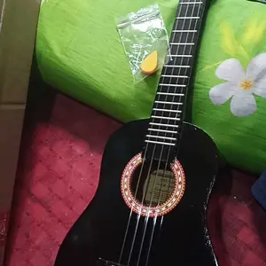 Ukulele Kentrung dari Kayu tropis Indonesia , pilihan tepat untuk hoby main Kentrung