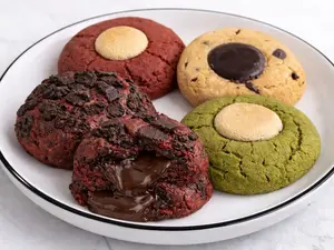 Soft Cookies Premium – Choco Chunk / Matcha / Red Velvet / Peanut
