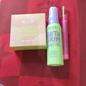 [PAKET BASE MAKEUP 2PCS] DAZZLE ME Skin-Like Filter Makeup Bundle Cushion Makeup Setting Spray Bundle Beginner Longlasting Makeup