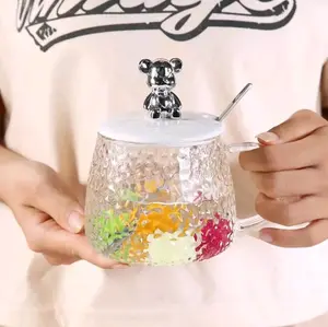 MUG GELAS DENGAN TUTUP BENTUK BERUANG