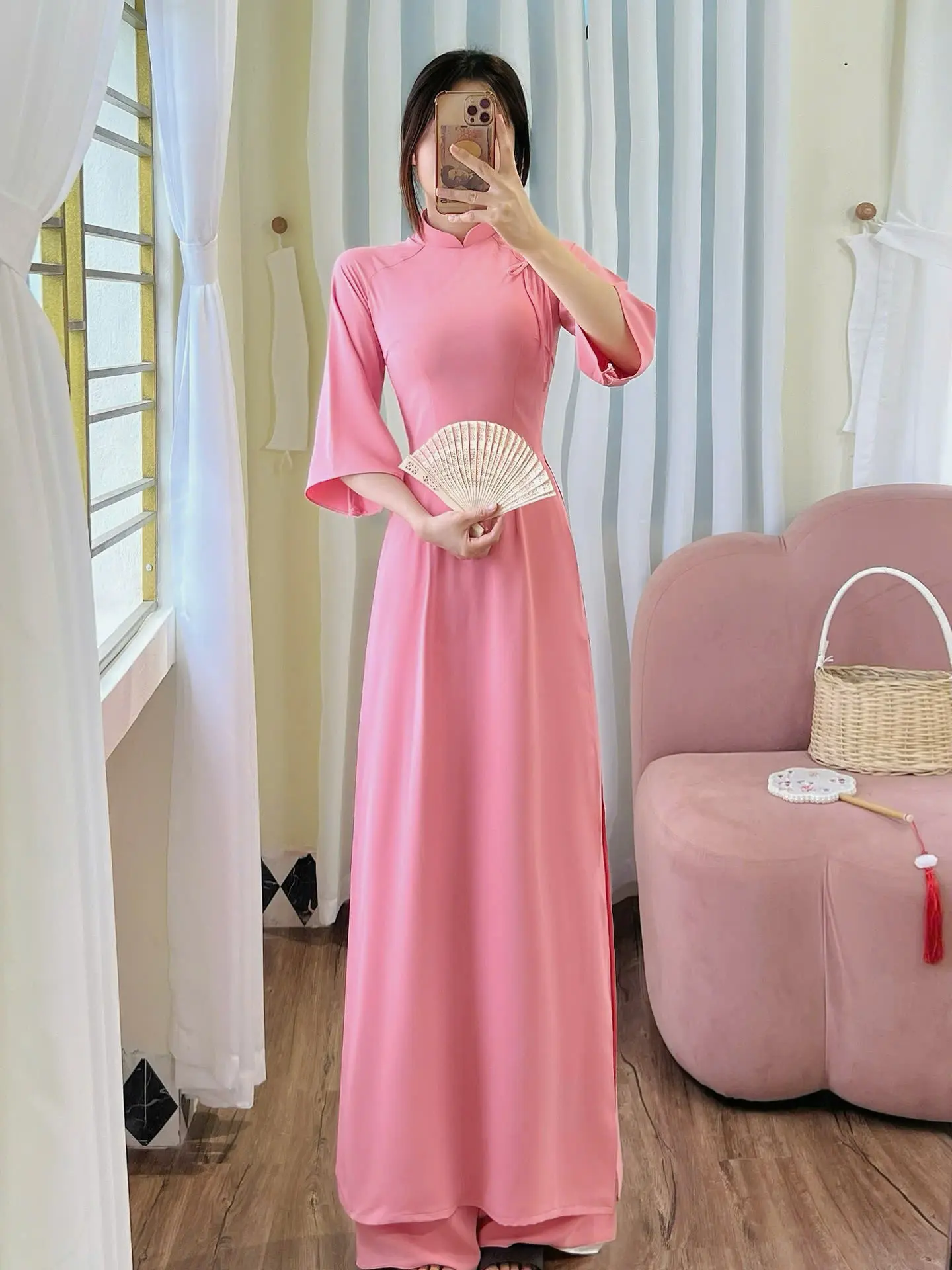 Áo dài Lụa Mỹ form truyền thống, cổ cao tay loe đính nơ siêu xinh kèm quần lụa cùng chất