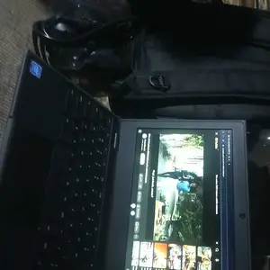 Thinktech Laptop Chromebook Series 100E Prosesor Intel Celeron N3350 Layar 11.6'' RAM 4GB Internal 32GB Chrome OS dengan Webcam 720 Pixel dan Audio Jack 3.5mm Battery & Charger Termasuk