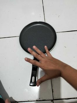 Product Review of Crepes Pan / Wajan Teflon Datar Gagang / Crepes Maker Kulit Lumpia Risol 16CM 18CM 20CM 22CM 28CM from t**h 1