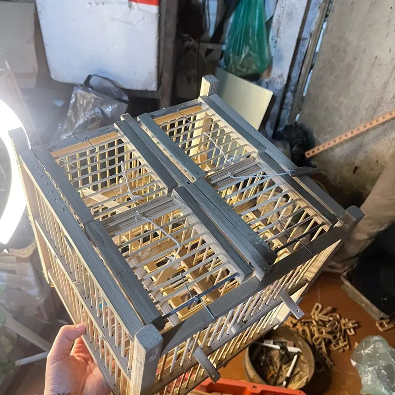 Lồng lụp tre 4 cửa cho chim hút mật , khuyên bao nhạy đẹp chắc chắn cho người tiêu dùng