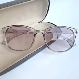 Kacamata Baca 2 in 1 Dobel Fokus Bisa Jalan Dan Baca Plus 1 sampai Plus 3 Untuk Wanita 40 Tahun Keatas