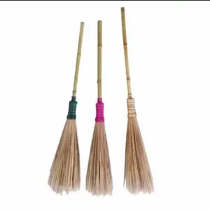 Sapu lidi/sapu halaman rumah