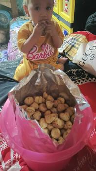 Product Review of COD Soes Coklat Cokelat/strawberry/ 500g/1kg /Update kemasan terbaru / merek baru/Malona/ mix rasa/halal Kue Sus Kering Isi soes coklat lumer 1 kgr Enak Murah （Cemilan keluarga, cocok untuk dewasa dan anak-anak） Chocolate Food Makanan Snack Manis from S**m 2