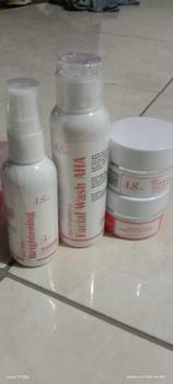 Product Review of READY SIAP KIRIM PAKET LENGKAP CREAM PEMUTIH BRIGHTENING BOOSTER LS SKINCARE Kulit sensitif Pemutihan Semua Jenis Kulit Bebas Alkohol Kontrol Minyak Hidrasi from @**a N**🥰 2