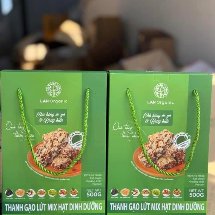Thanh gạo lứt mix hạt dinh dưỡng Nalee tặng kèm trà Snack Ăn Vặt có hồ sơ công bố xuất hoá đơn công ty đầy đủ.