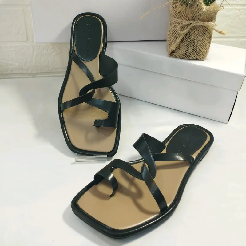 Sandal Flat wanita Fashion 1