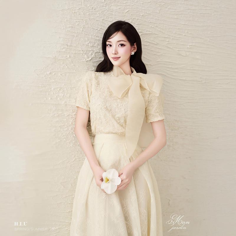 Ovie Top | Áo kiểu nữ thiết kế ren vân nhũ phối sang trọng H.I.U Fashion | chất liệu voan cao cấp tiểu thư HIU Design
